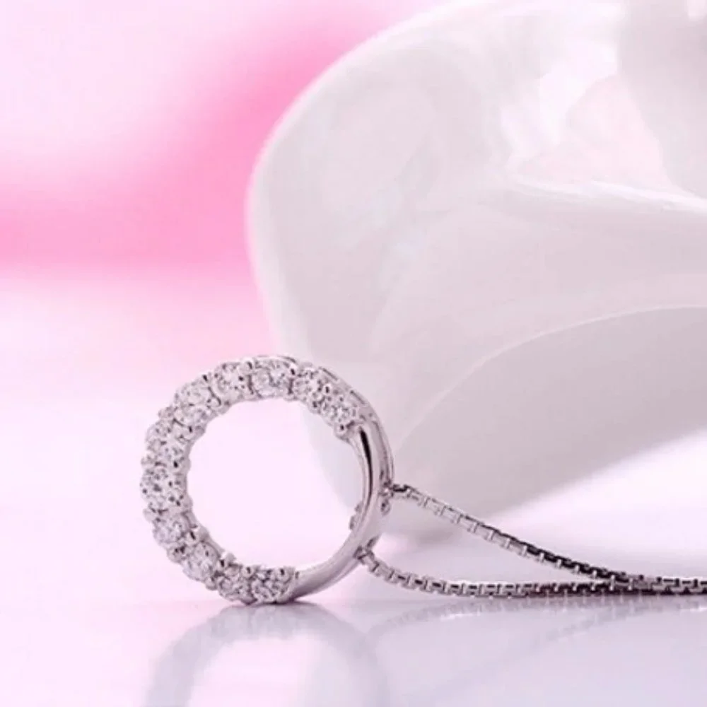 *NEW 925 Sterling Silver Diamond Circle Necklace